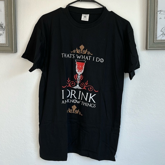 NWOT! Game of Thrones I Drink and Know Things Tee Size Medium - Picture 1 of 12
